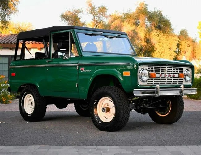 1973-Ford-Bronco-gear-patrol-lead-feature
