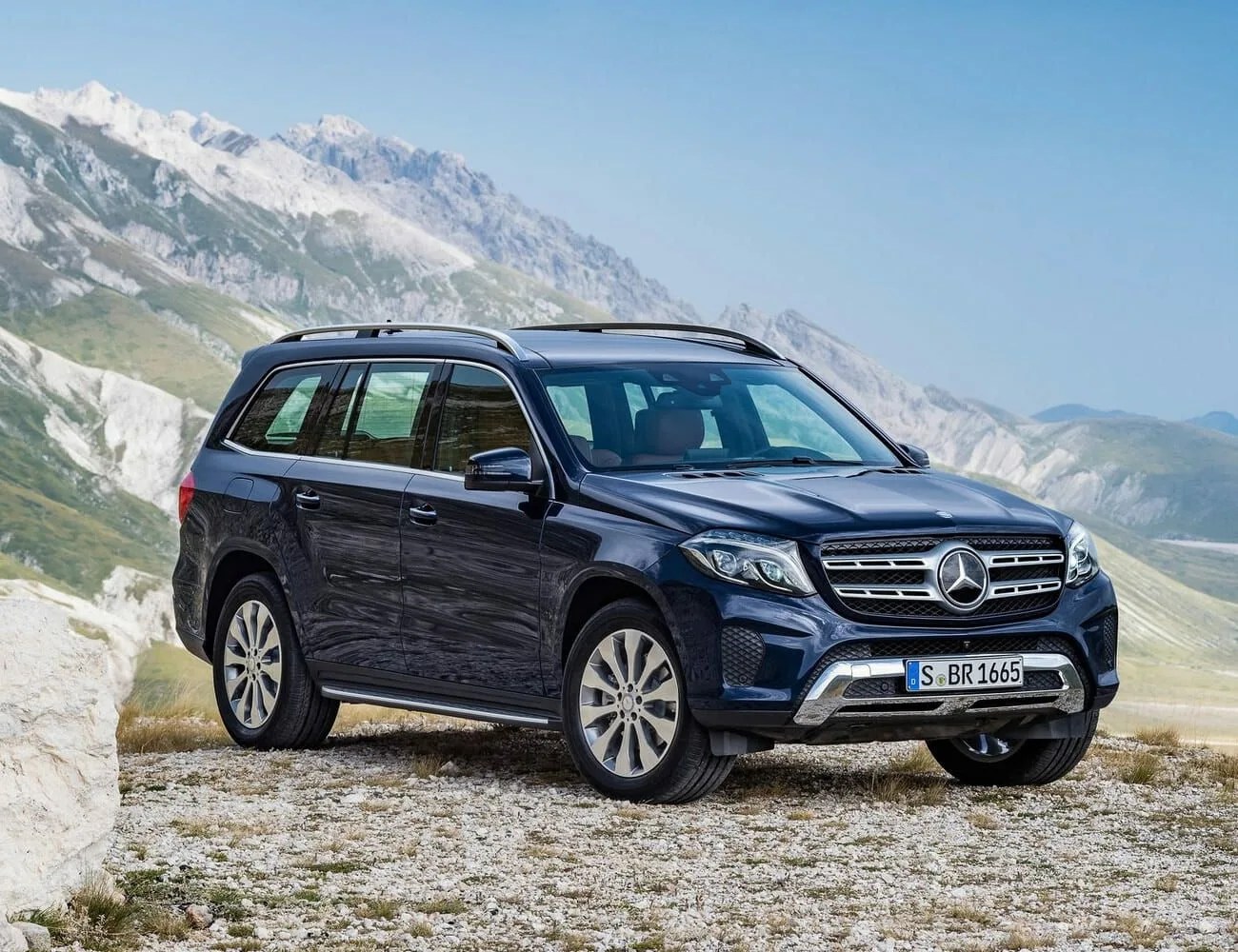 2017-Mercedes-Benz-GLS