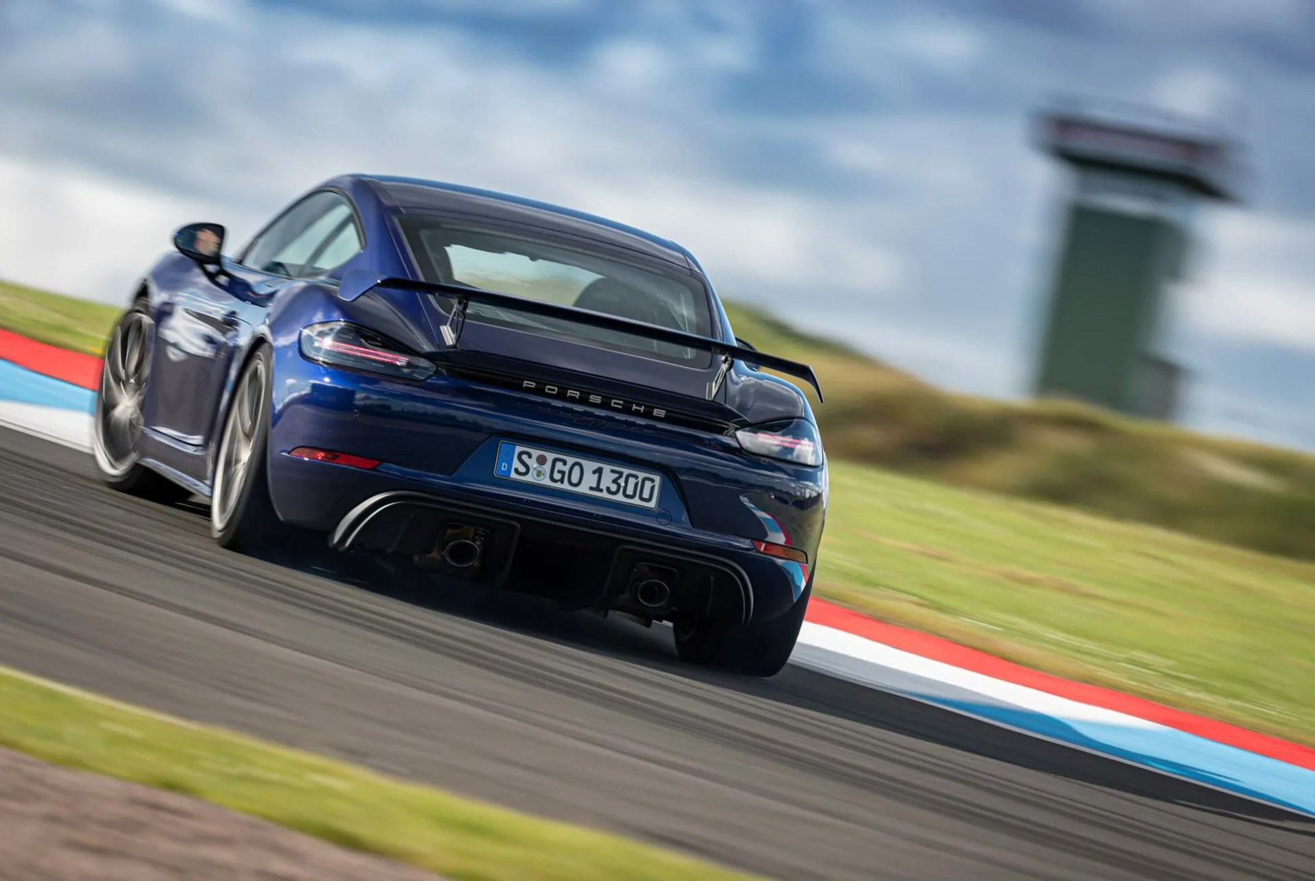 Cayman-GT4-Gear-Patrol-Lead-Full