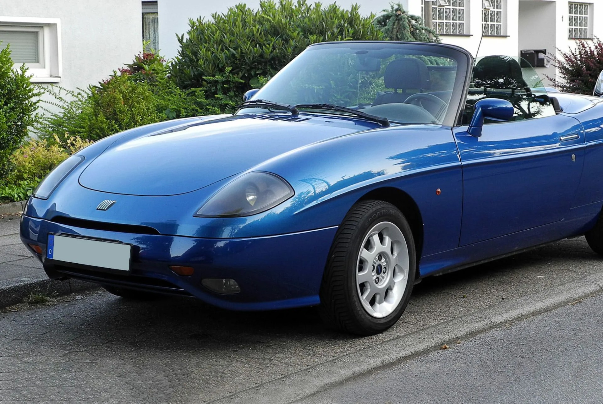Coolest-Foreign-Cars-You-Can-Import-gear-patrol-Fiat-Barchetta
