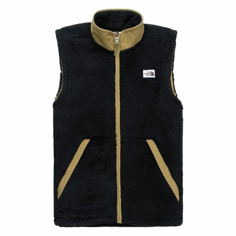 Elements-Deal-Roundup-5-6-gear-patrol-TNF-Vest