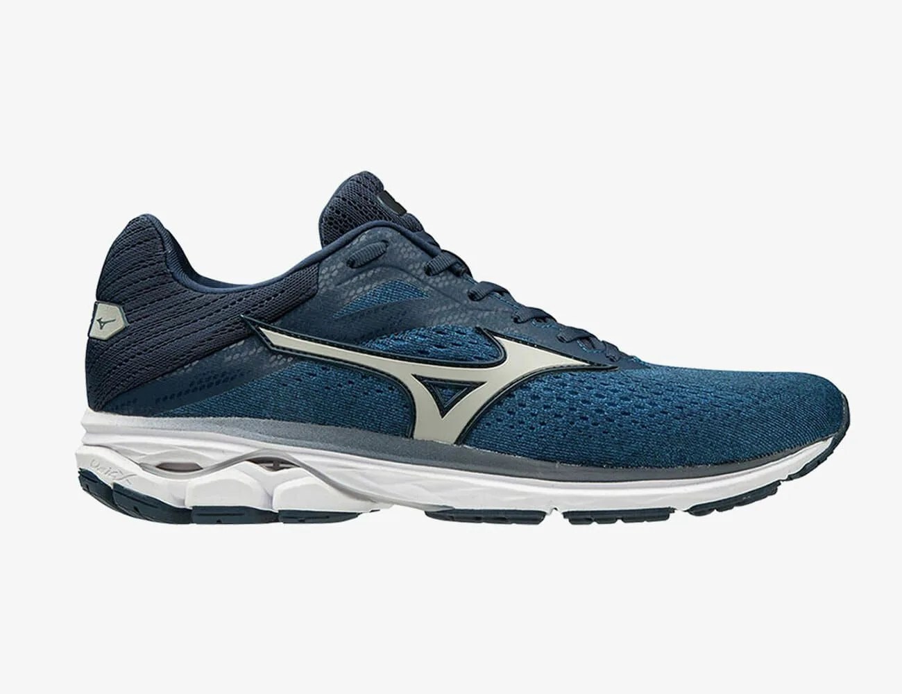 Fitness-Deals-5-4-gear-patrol-Mizuno-Wave-Rider
