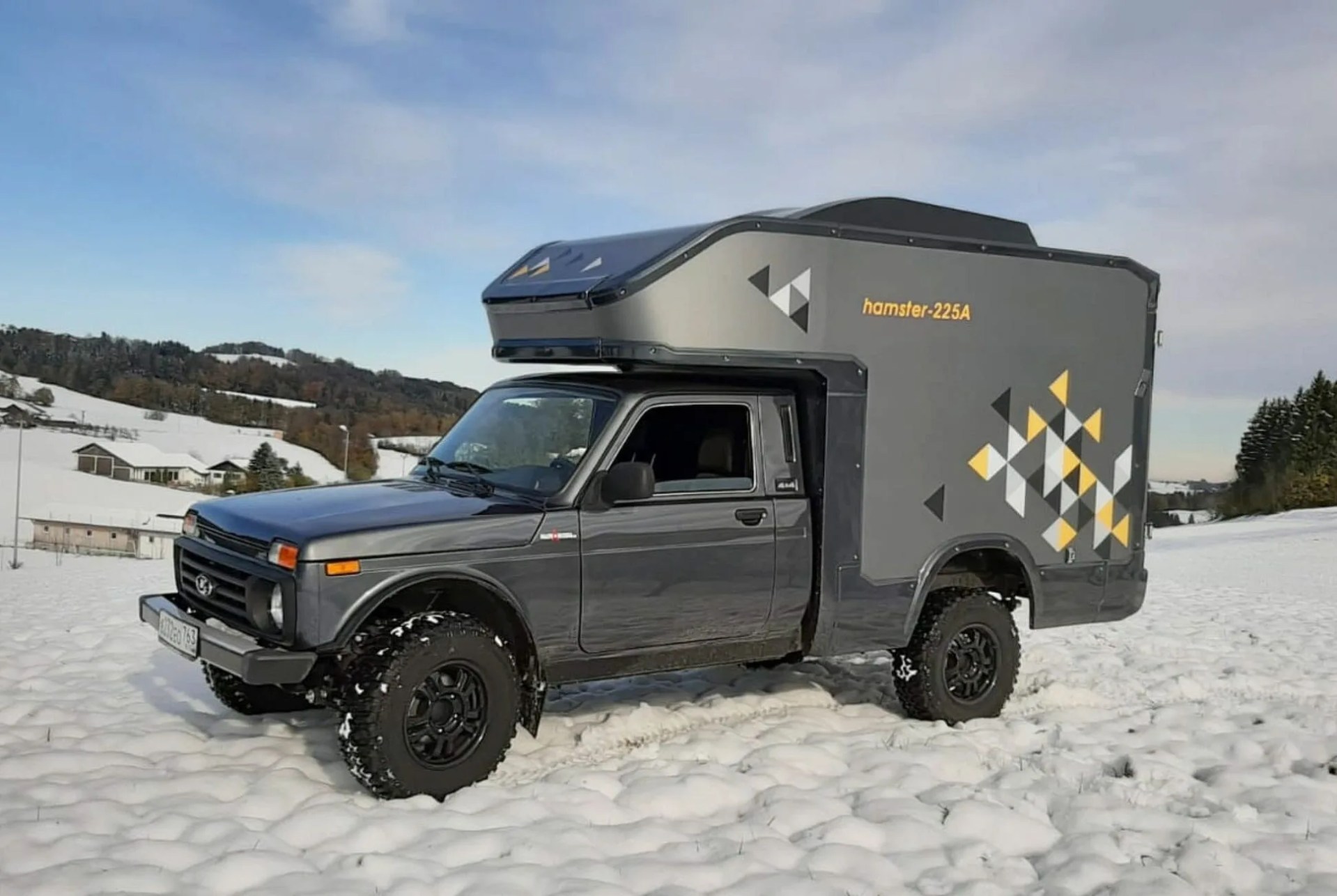Lada-4×4-Camper-Gear-Patrol-Lead-Full