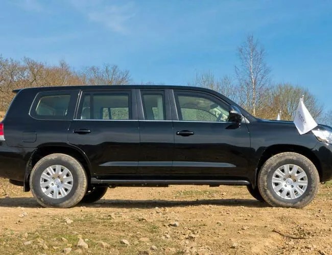 Land-Cruiser-200VX-Gear-Patrol-Featured