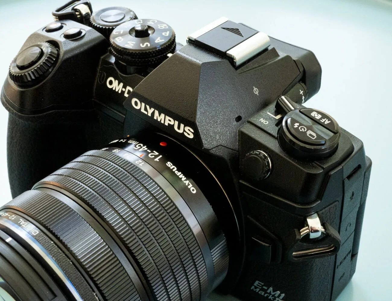 Olympus-OMD-EM1-III-Gear-Patrol-2