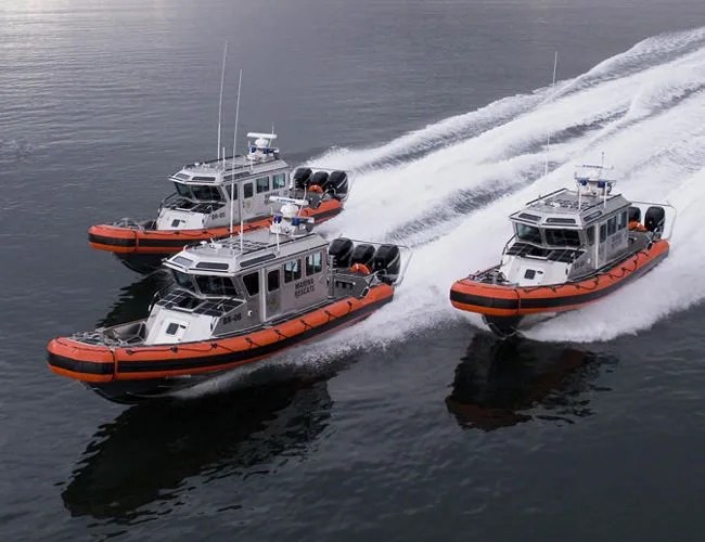 Safe-Boat-Gear-Patrol-Feature-2