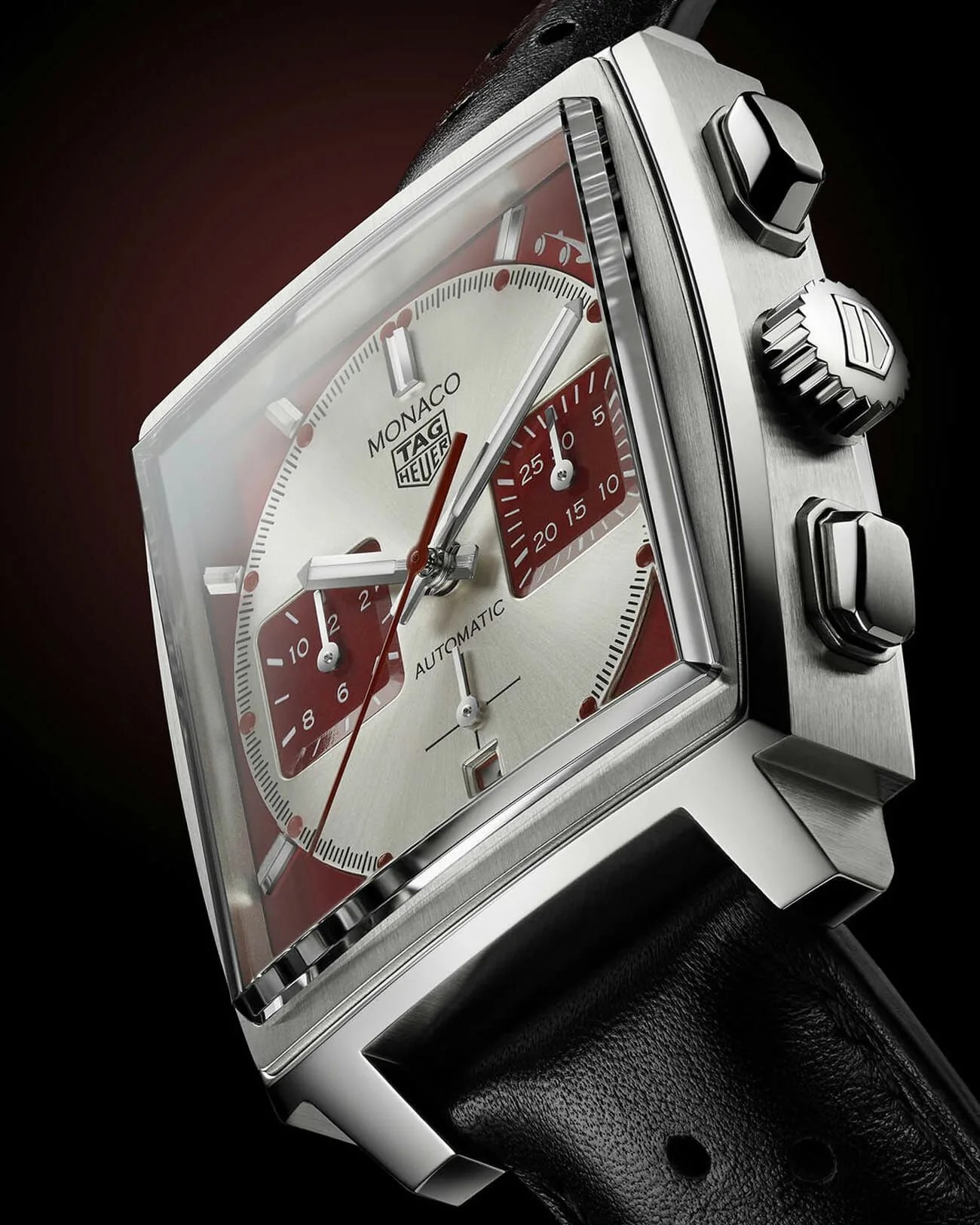 TAG-Heuer-Monaco-Calibre-02-Grand-Prix-de-Monaco-Historique-Gear-Patrol-Ambiance