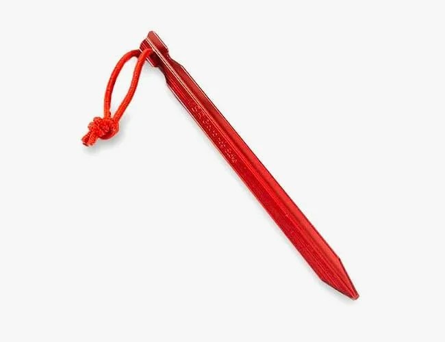 Thru-Hiking-Gear-gear-patrol-hog-stake