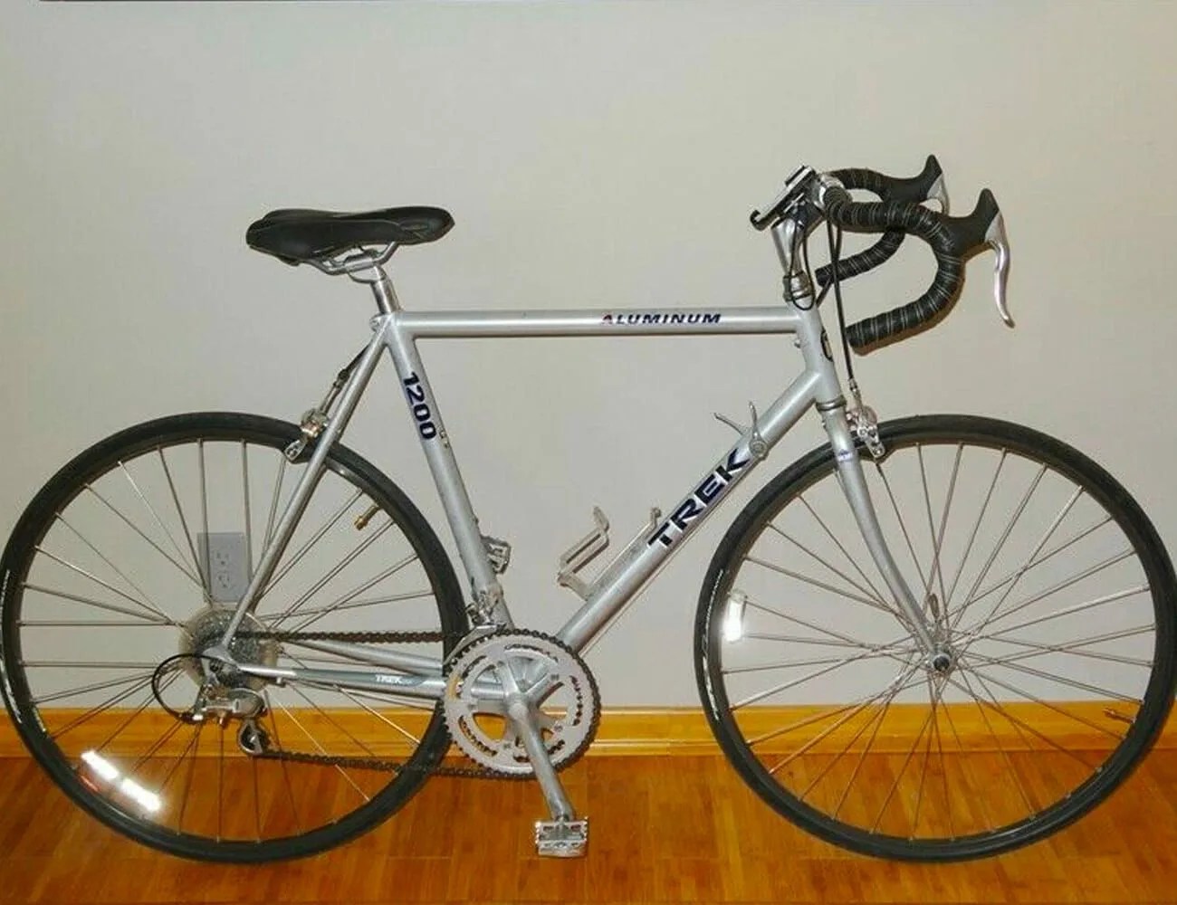Vintage-Road-Bikes-gear-patrol-Trek-1200