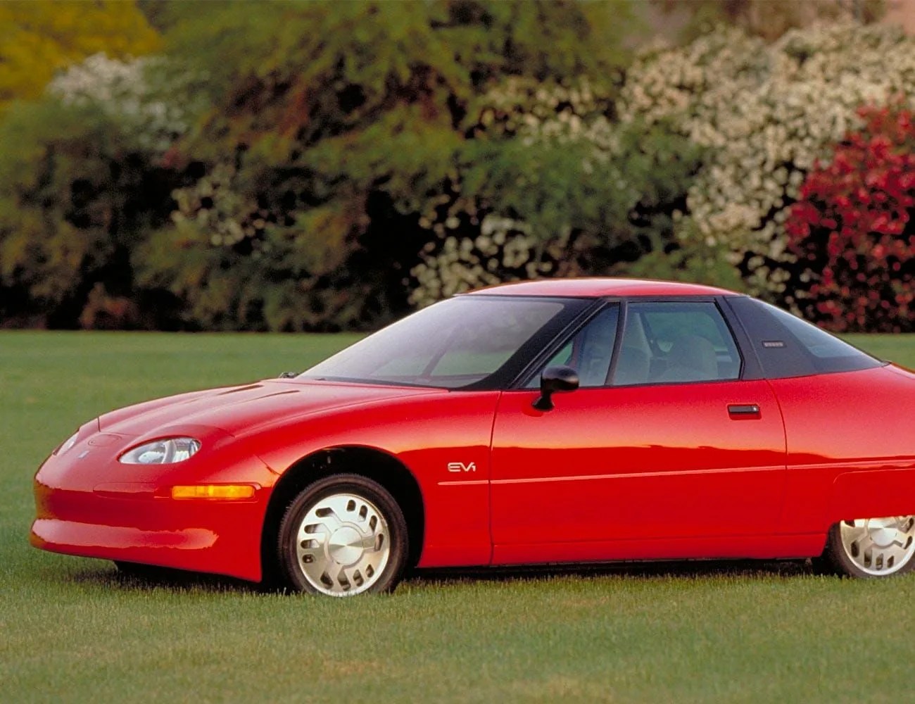 6-Weird-GM-Cars-gear-patrol-GM-EV-1