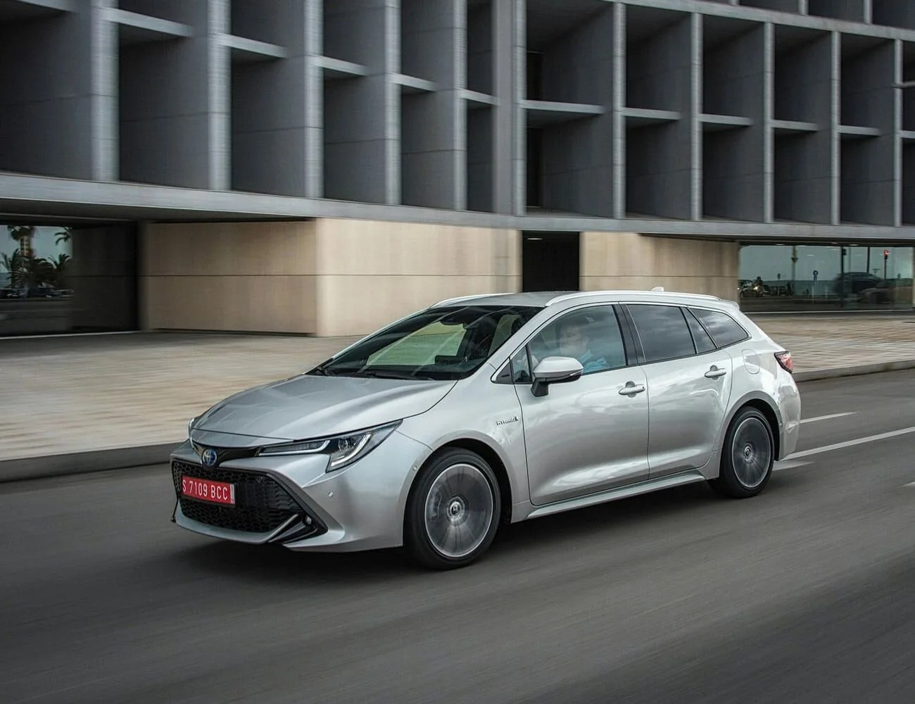 Carolla-Touring-Sports-Gear-Patrol