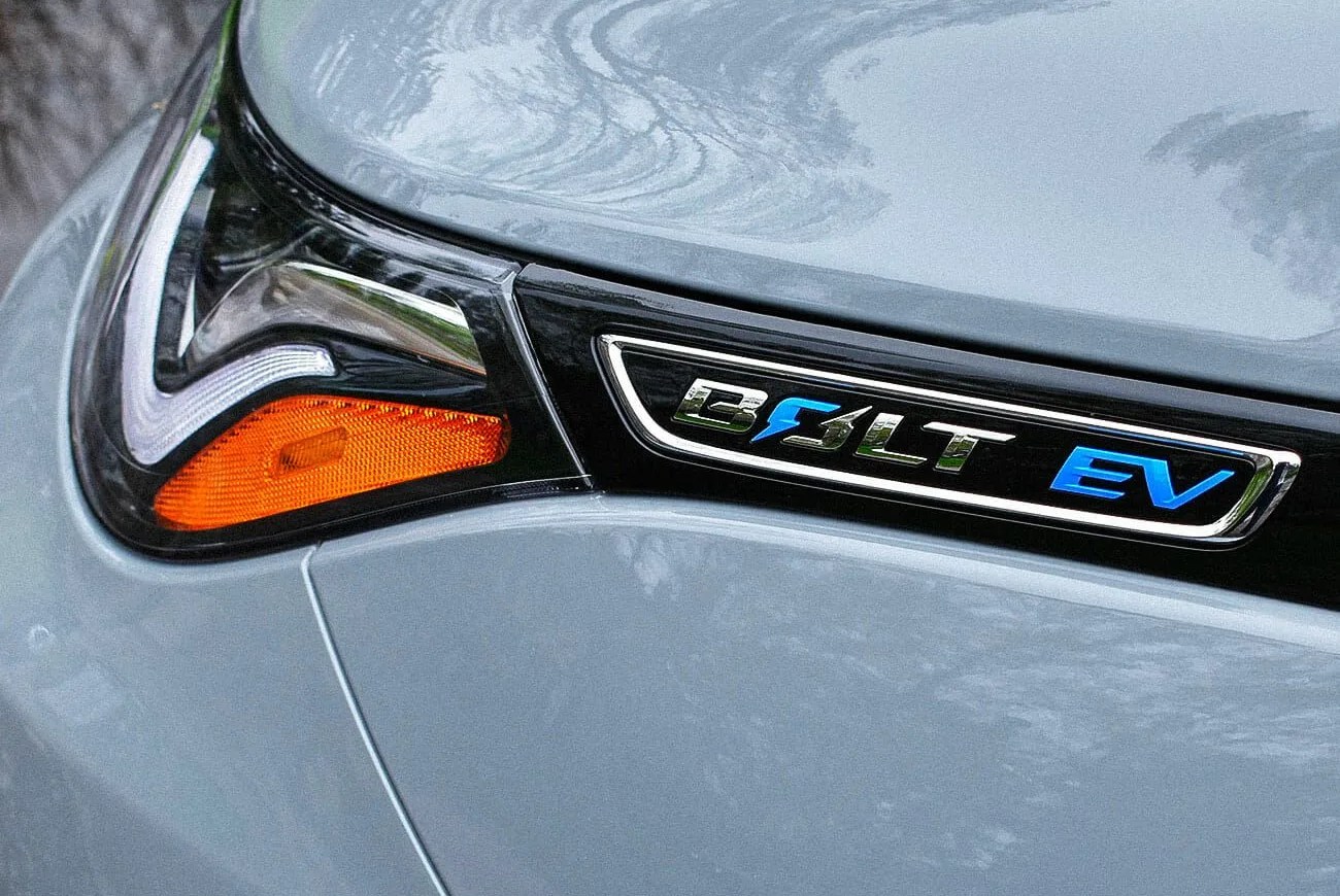 chevy bolt ev mobile office gear patrol ambiance 2