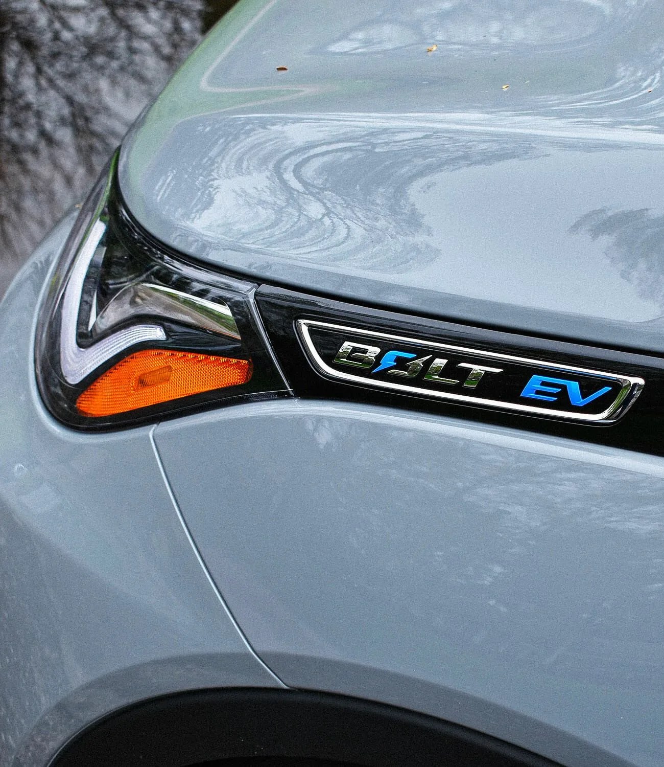 chevy bolt ev mobile office gear patrol ambiance 2