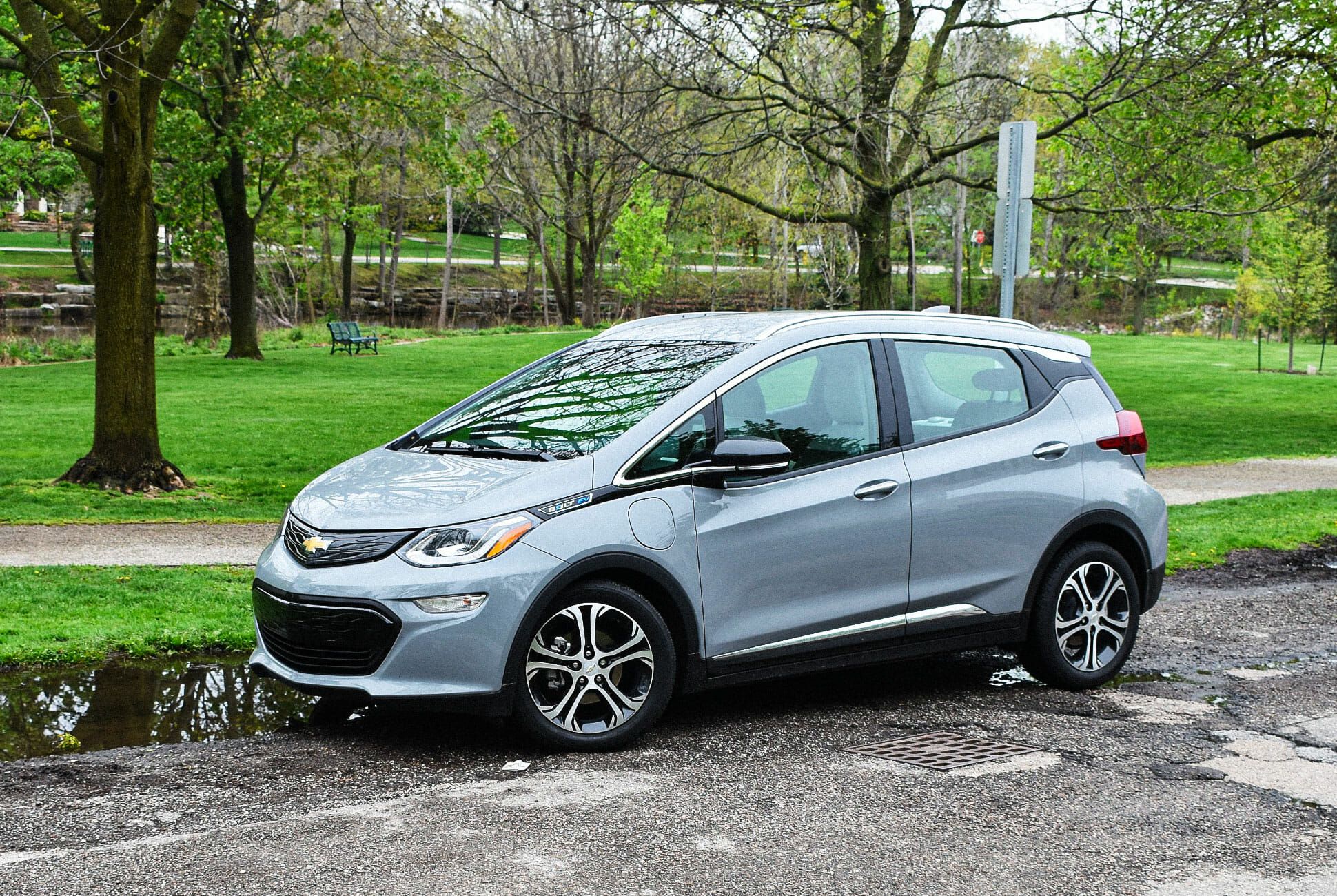 chevy bolt ev mobile office gear patrol lead full
