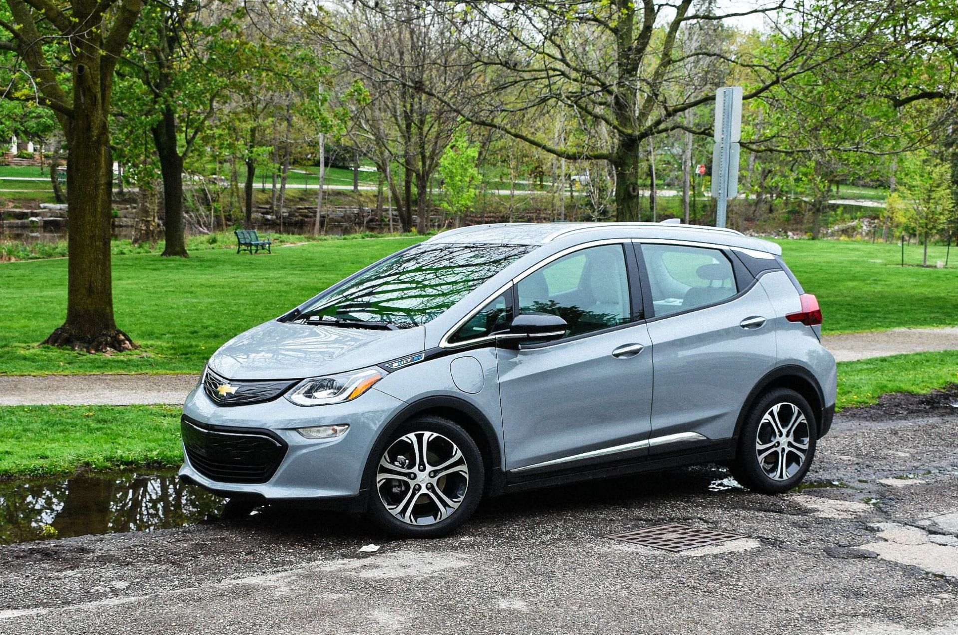 chevy bolt ev mobile office gear patrol lead full