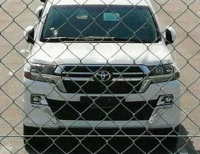 Land-Cruiser-Facelift-gear-patrol-lead-feature