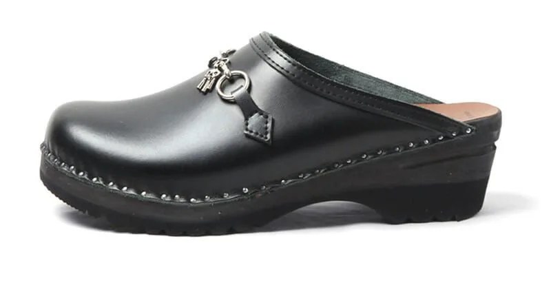 Monet-Mules-Gear-Patrol