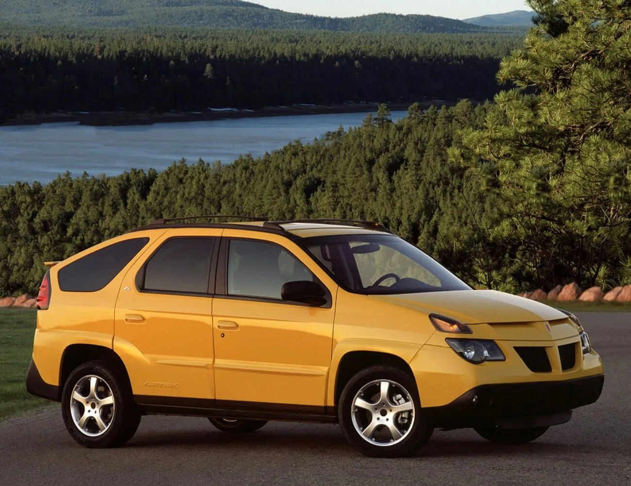 The-Ugliest-Crossovers-and-SUVs-Ever-Made-gear-patrol-Pontiac-Aztek