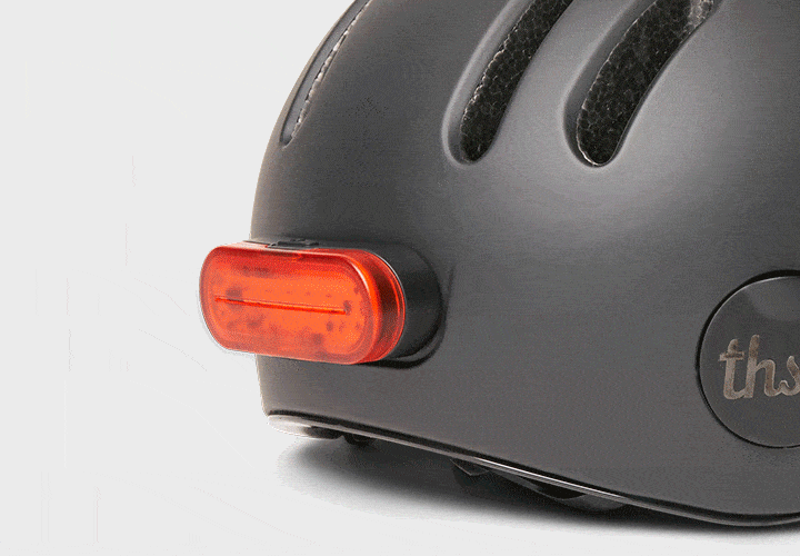 chapter-features-helmet-light-racer-black_91183218-1011-4283-ad10-b94ee03f7f30_1200x