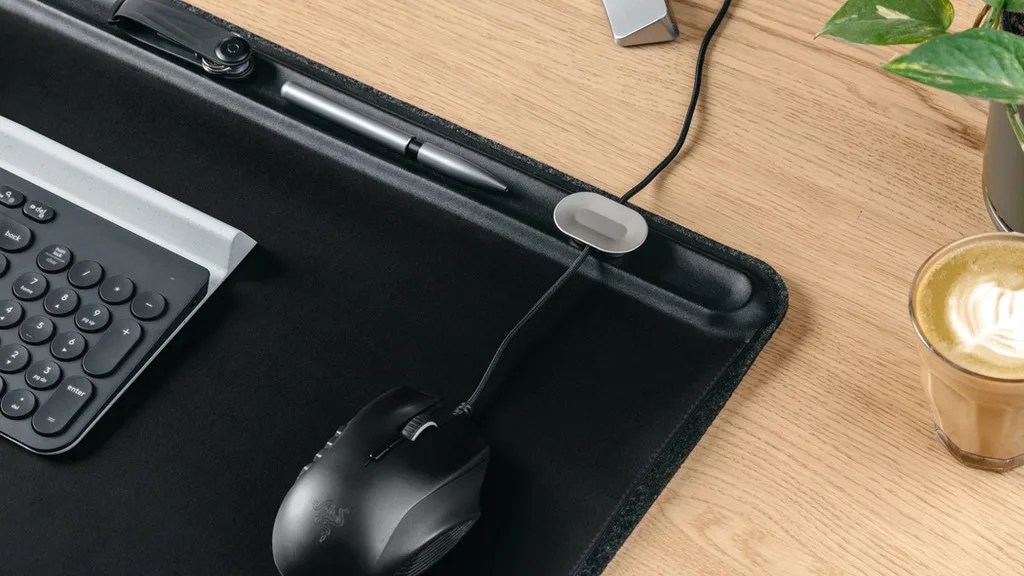 black mouse pad