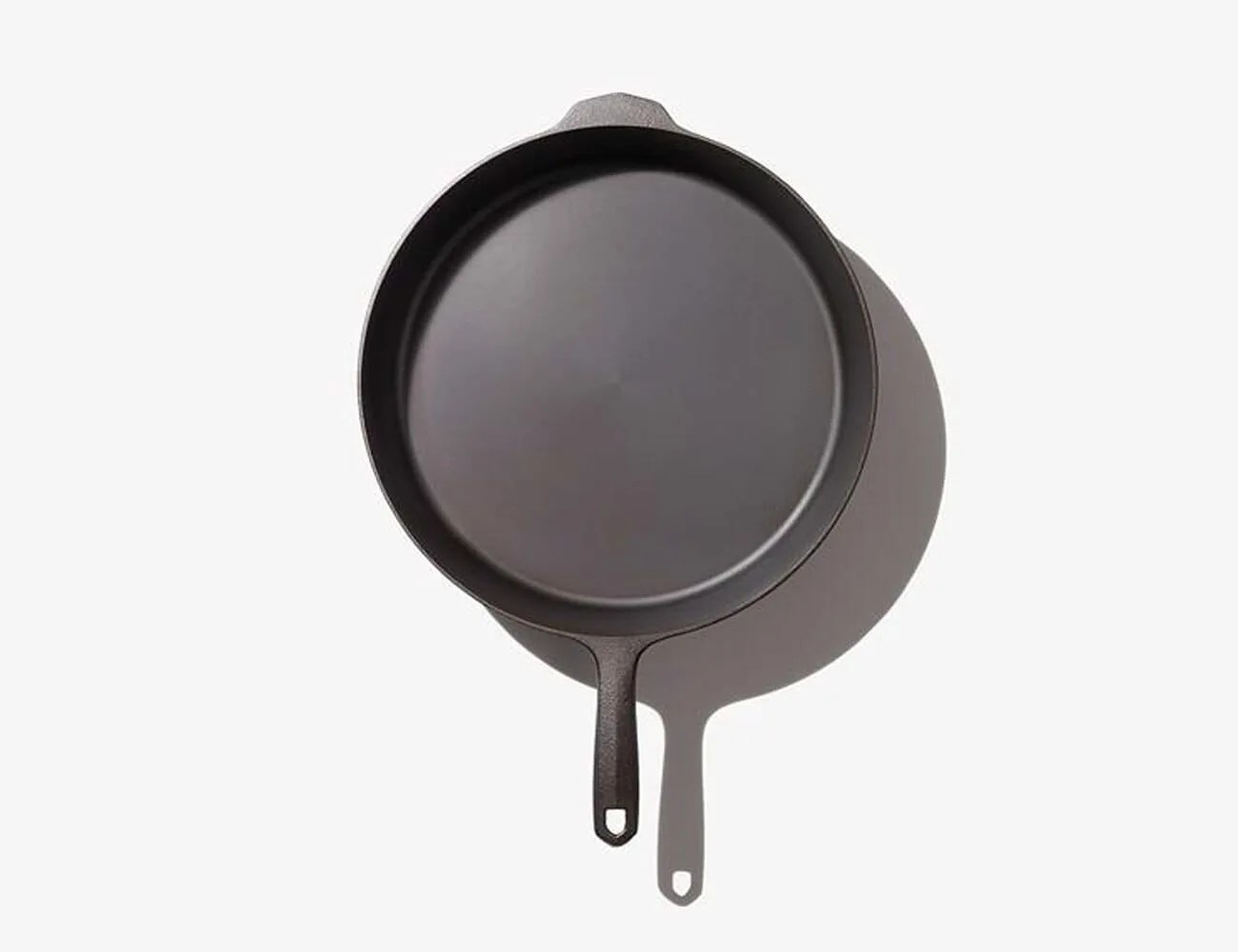 Field-Cast-Iron-Skillet-gear-patrol
