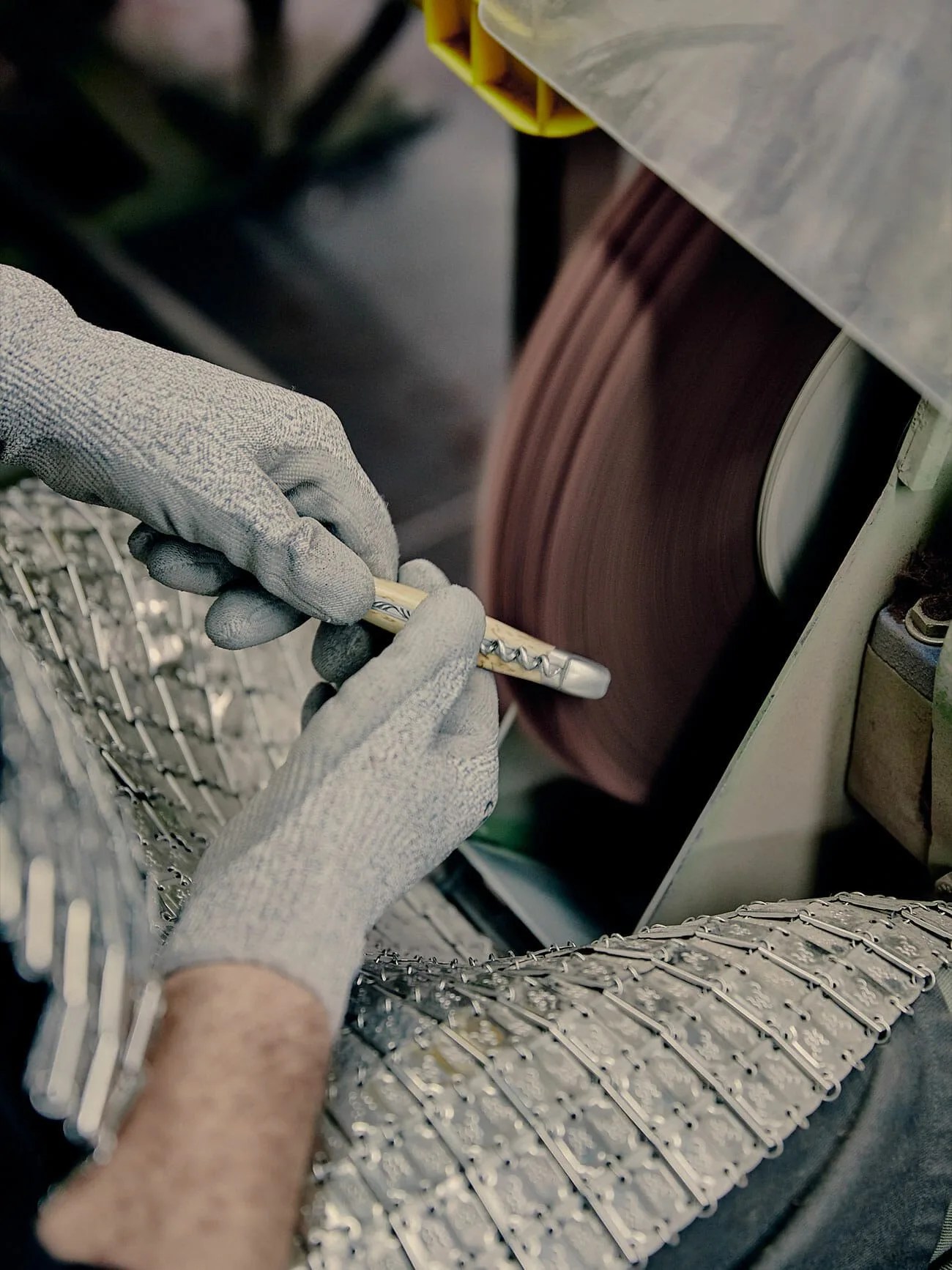 Laguiole-M2W-Gear-Patrol-polishing