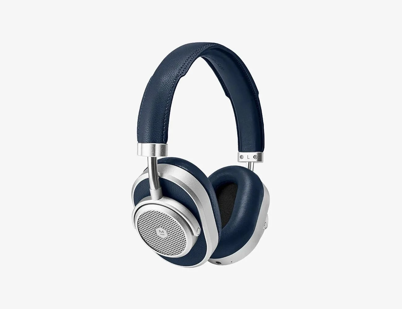 Tech-Deals-7-2-gear-patrol-Master-Dynamic