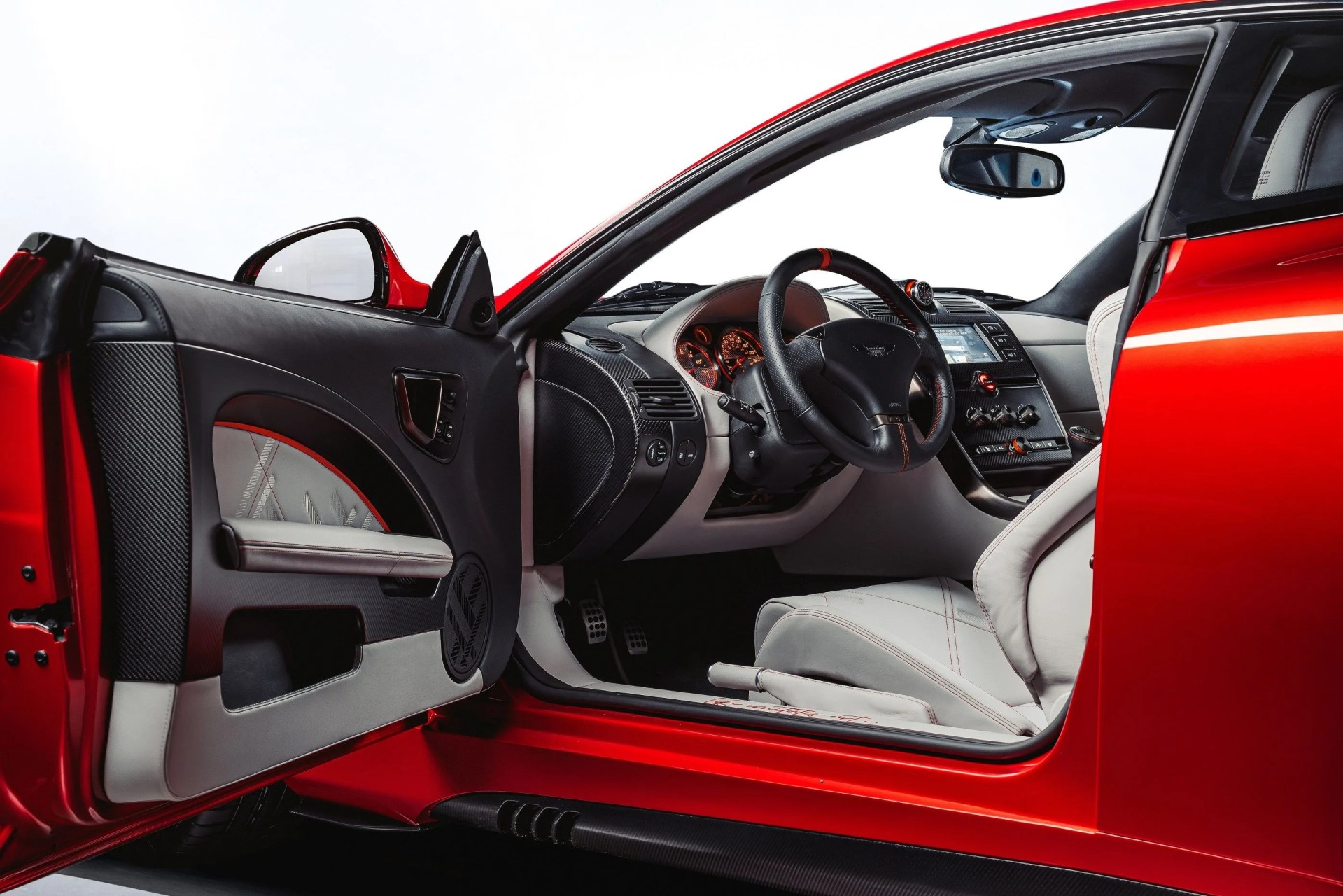 inside of the vanquish25 aston martin vanquish