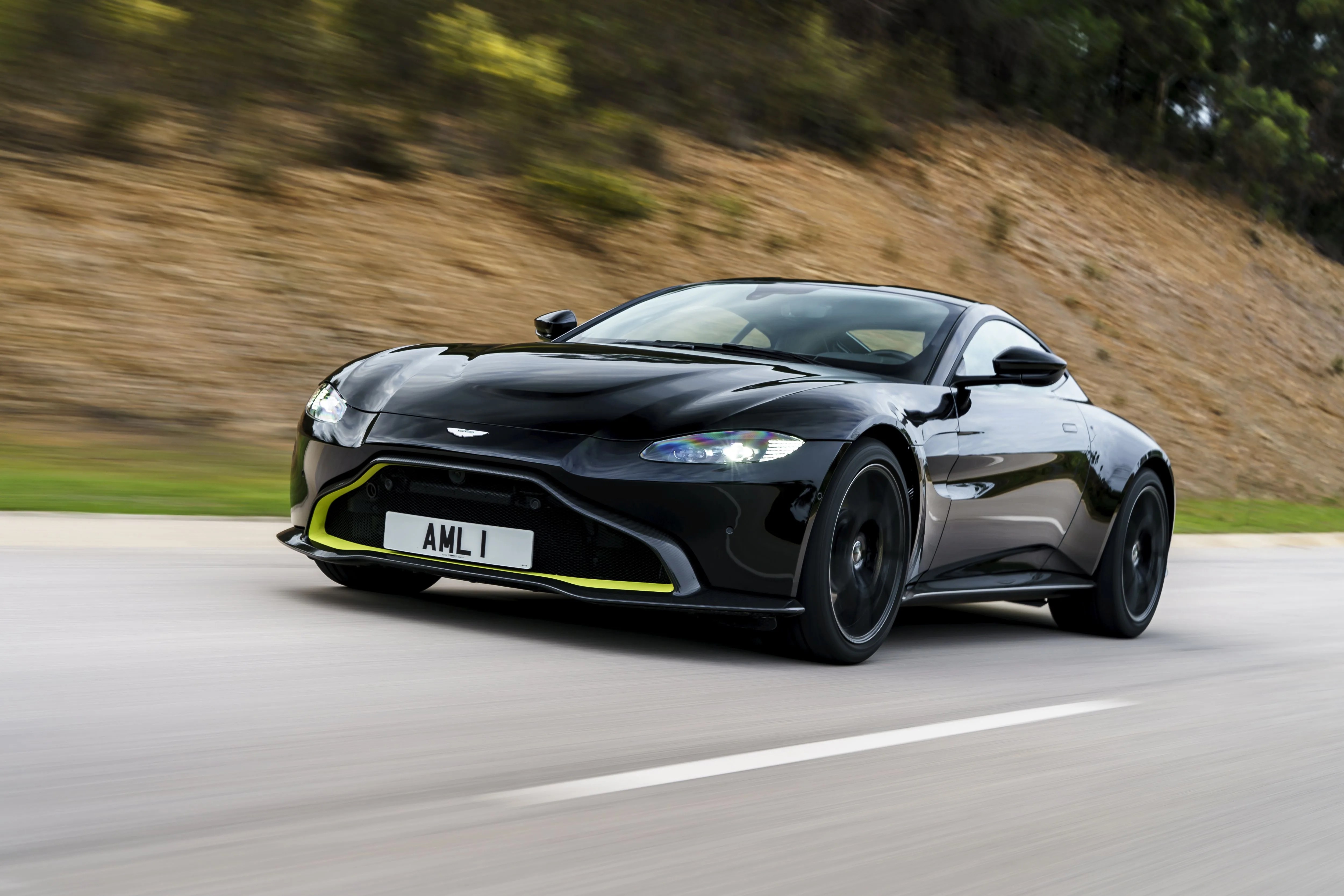 black aston martin vantage