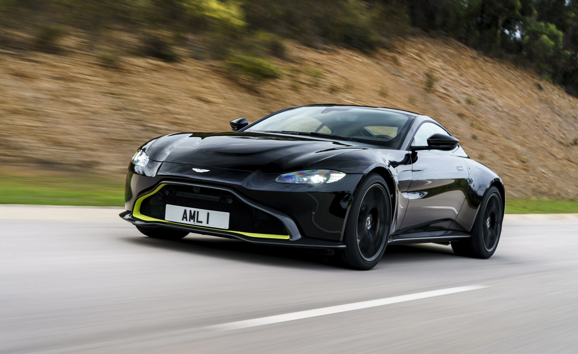 black aston martin vantage