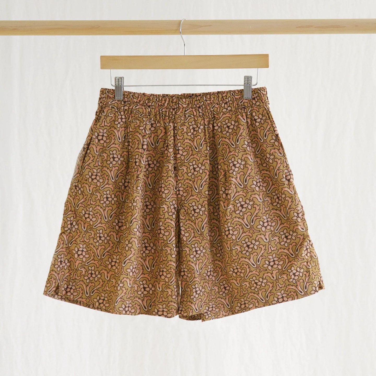floral shorts