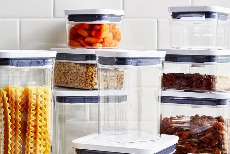 containers with food in them