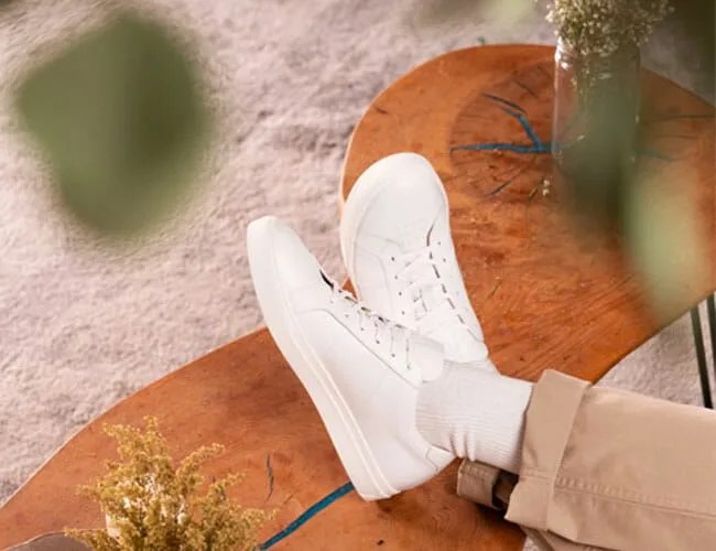 whitesneakers-gearpatrol-featured