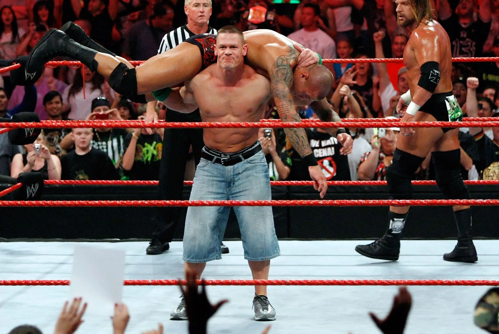 wwe monday night raw in las vegas