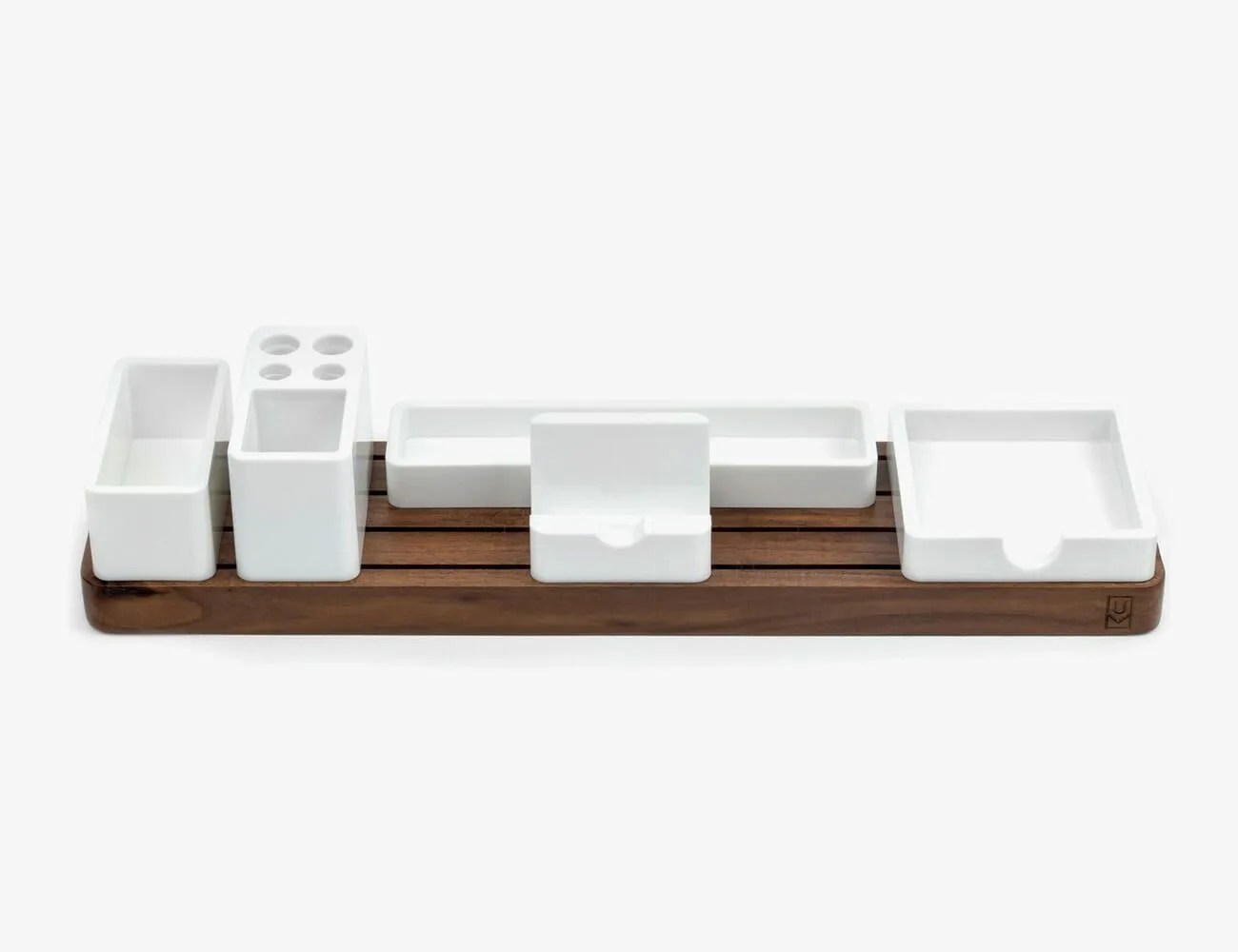 11-Pieces-of-Gear-to-Organize-Desk-gear-patrol-Gather-Desk-Organizer