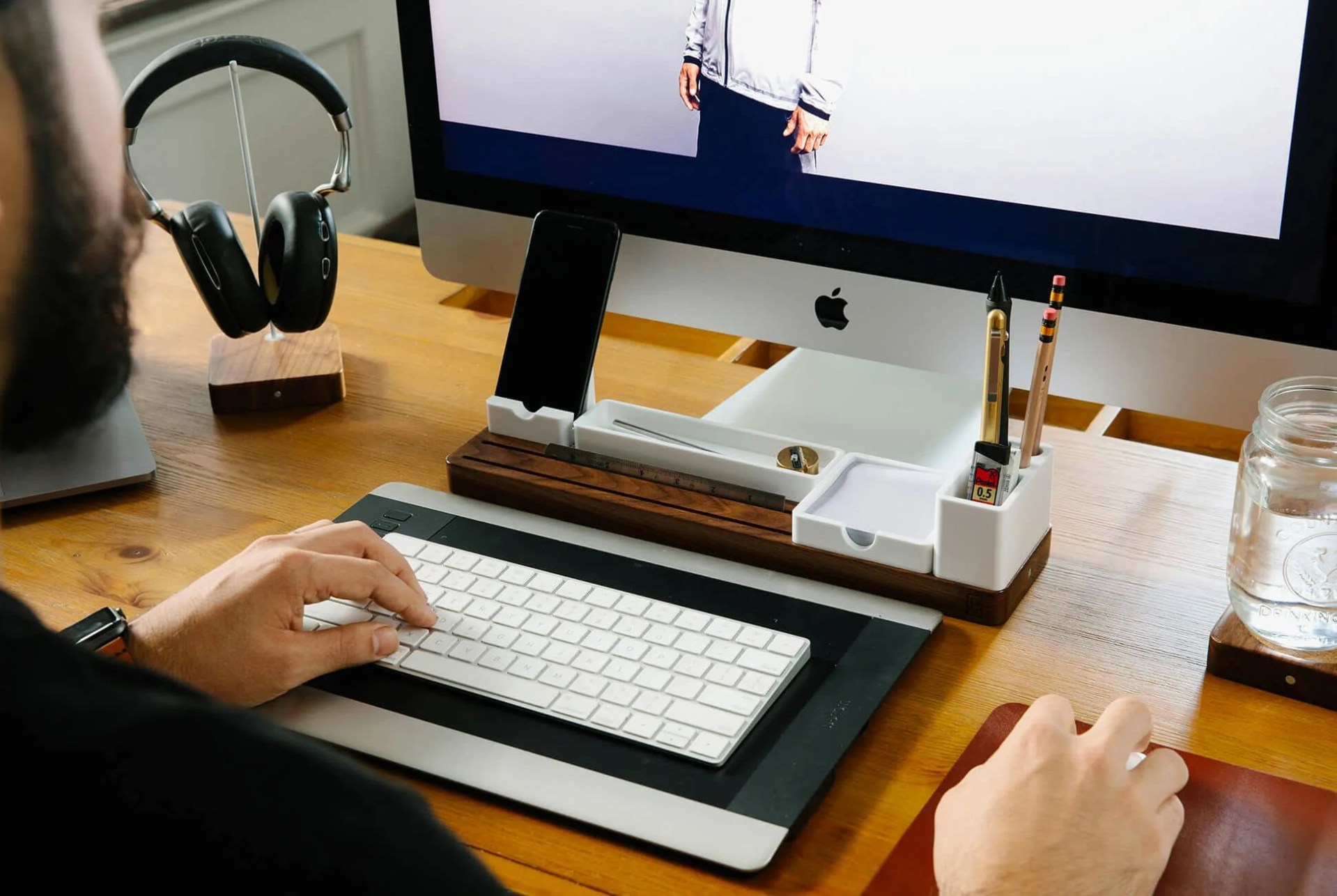 11-Pieces-of-Gear-to-Organize-Desk-gear-patrol-lead-full