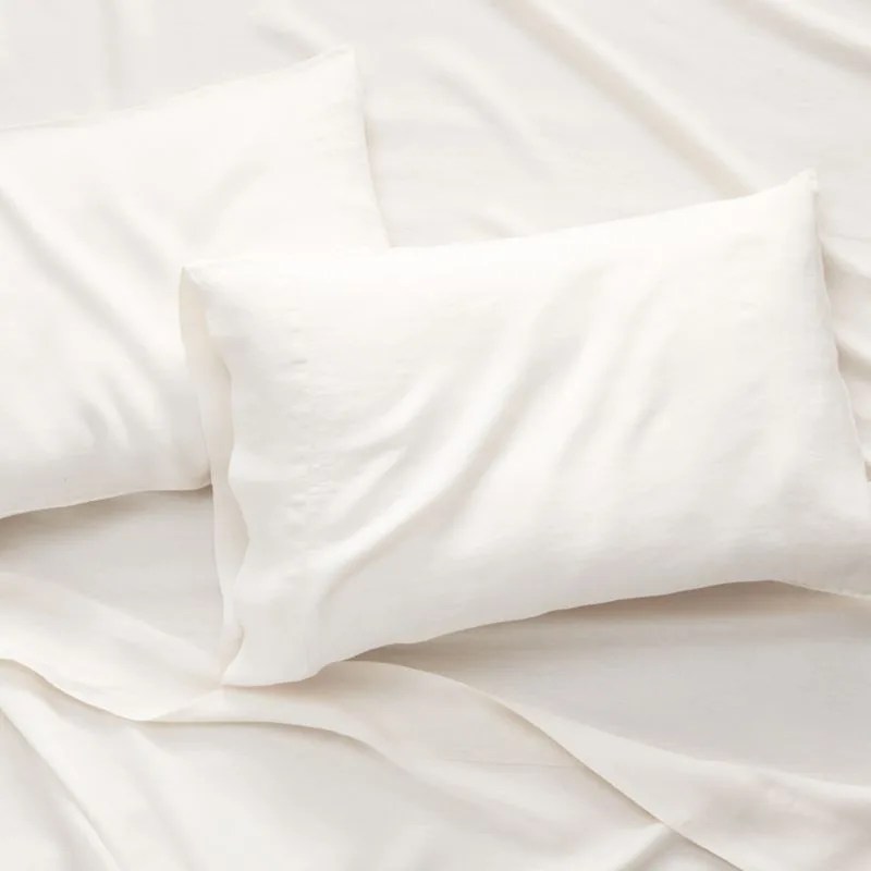 white hemp bedding