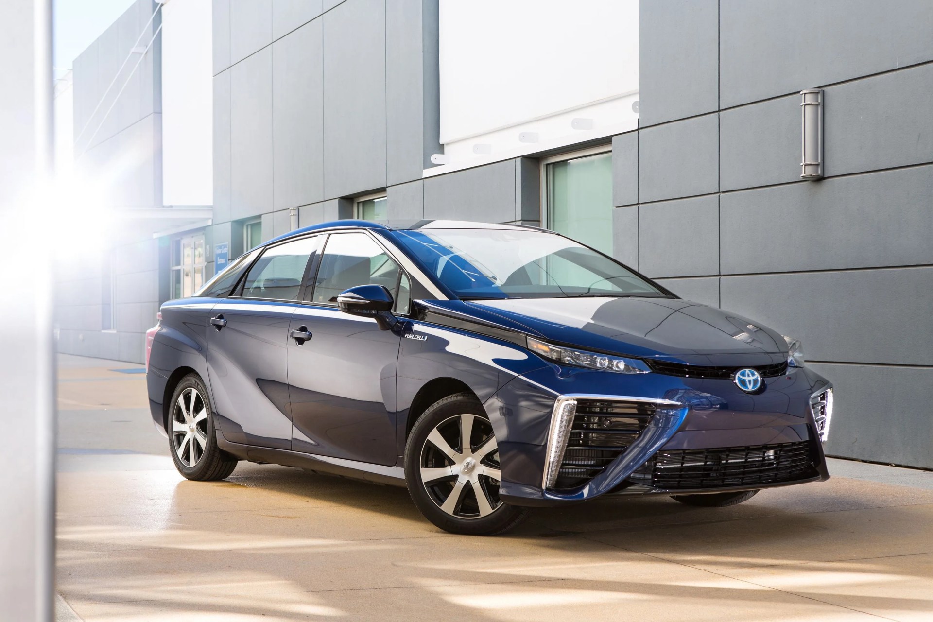 toyota mirai