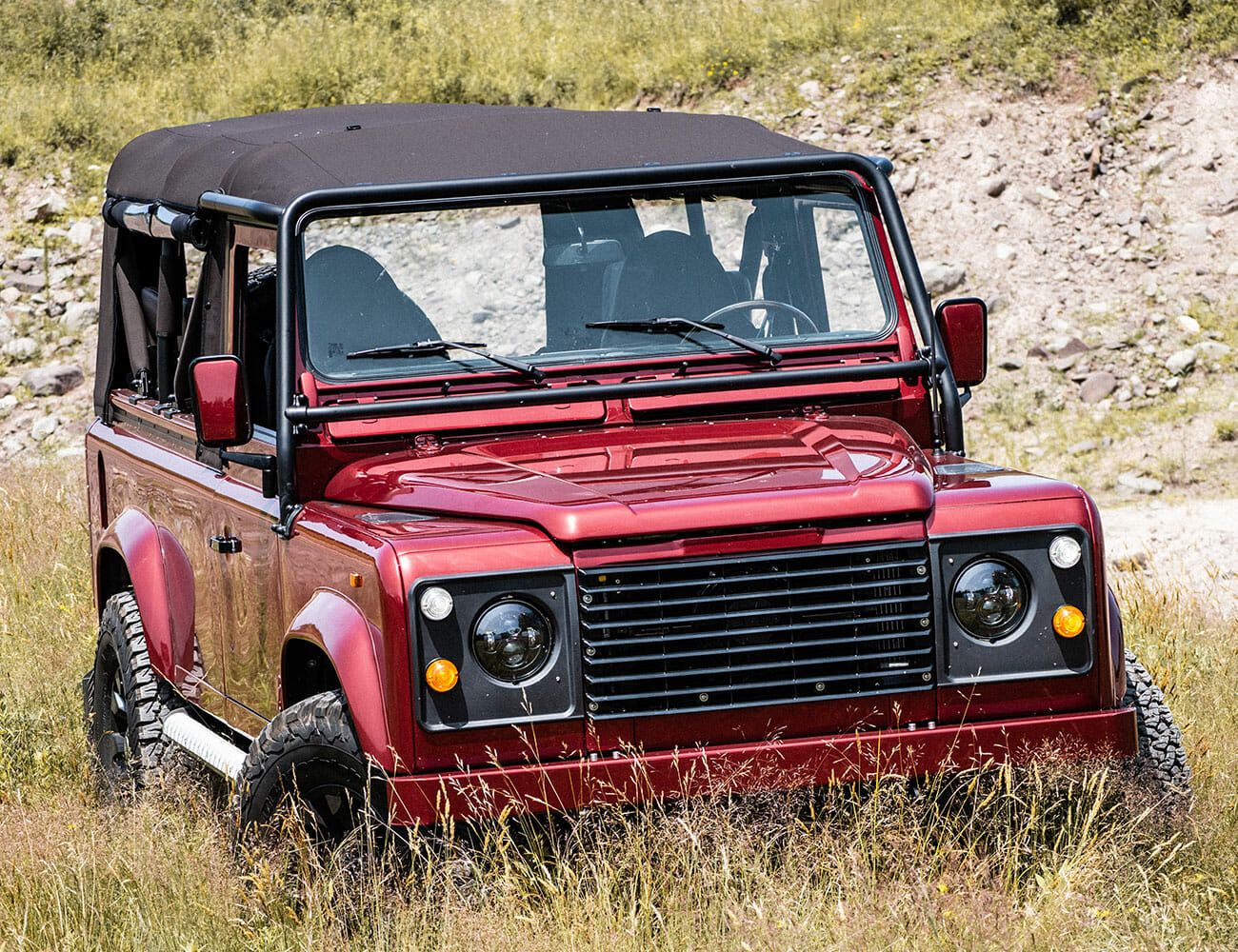 Defender-110-Himalaya-gear-patrol-ambiance-1