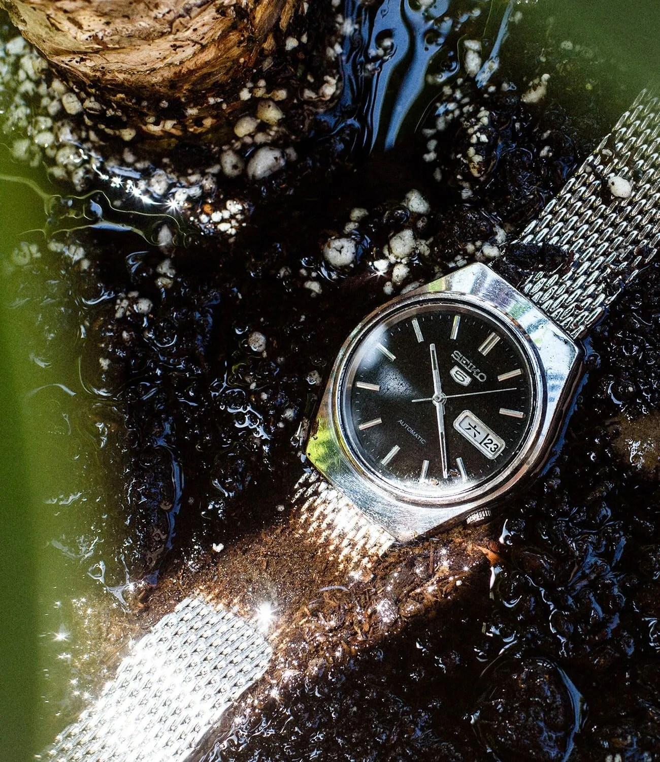 Dirt-Cheap-Seiko-gear-patrol-ambiance