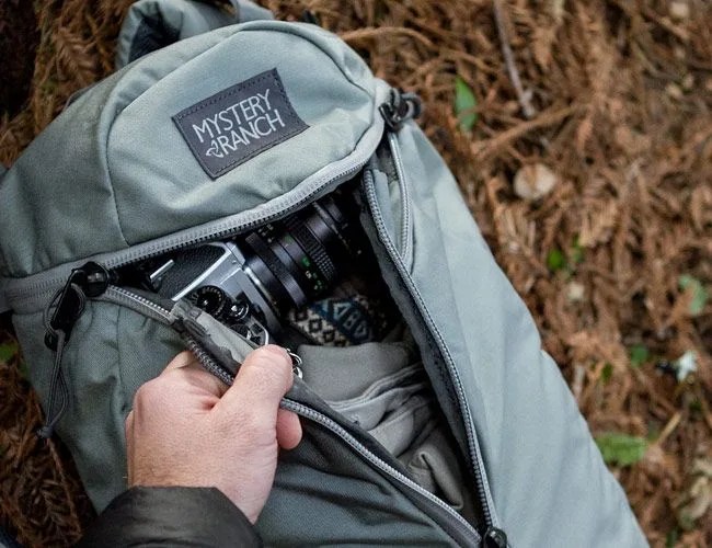 Mystery-Ranch-Urban-Assault-21L-gear-patrol-lead-feature
