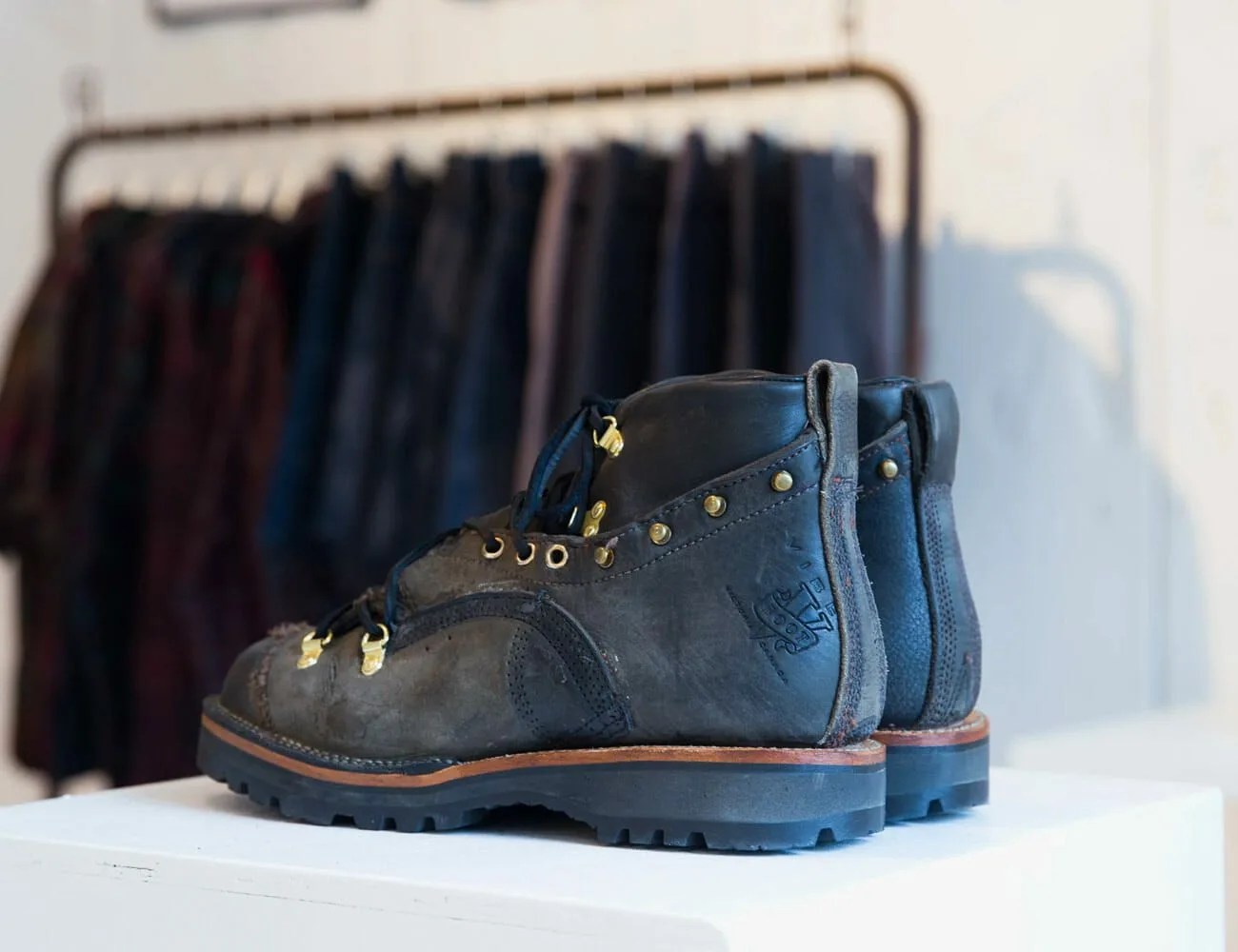 Virberg-Boots-Guide-gear-patrol-ambiance-2