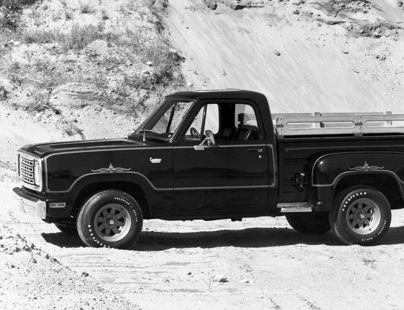 Weird-FCA-Cars-gear-patrol-Warlock