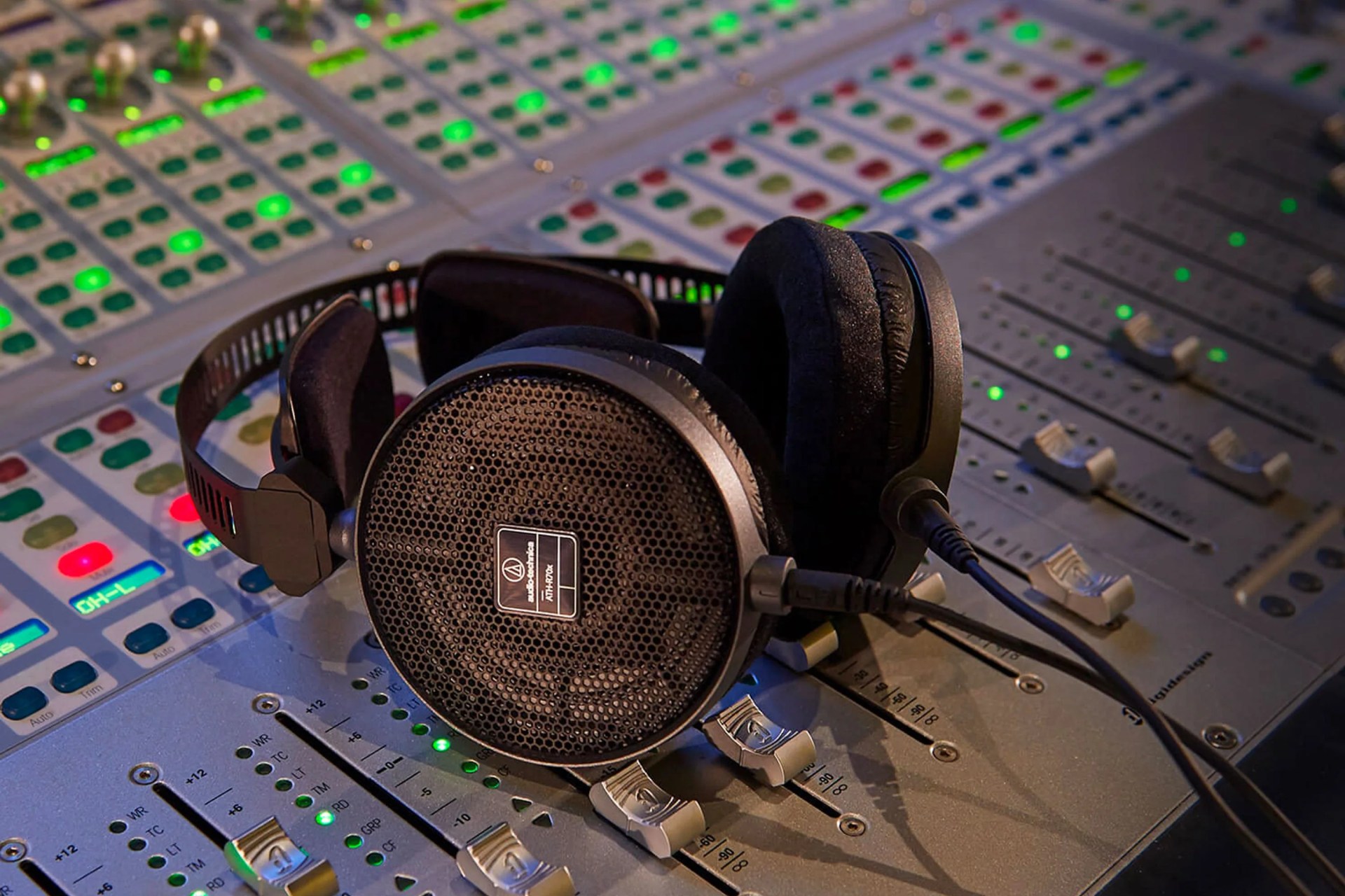 audio technica ath r70x