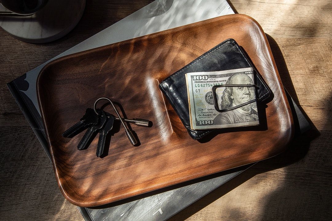 valet with keys and wallet