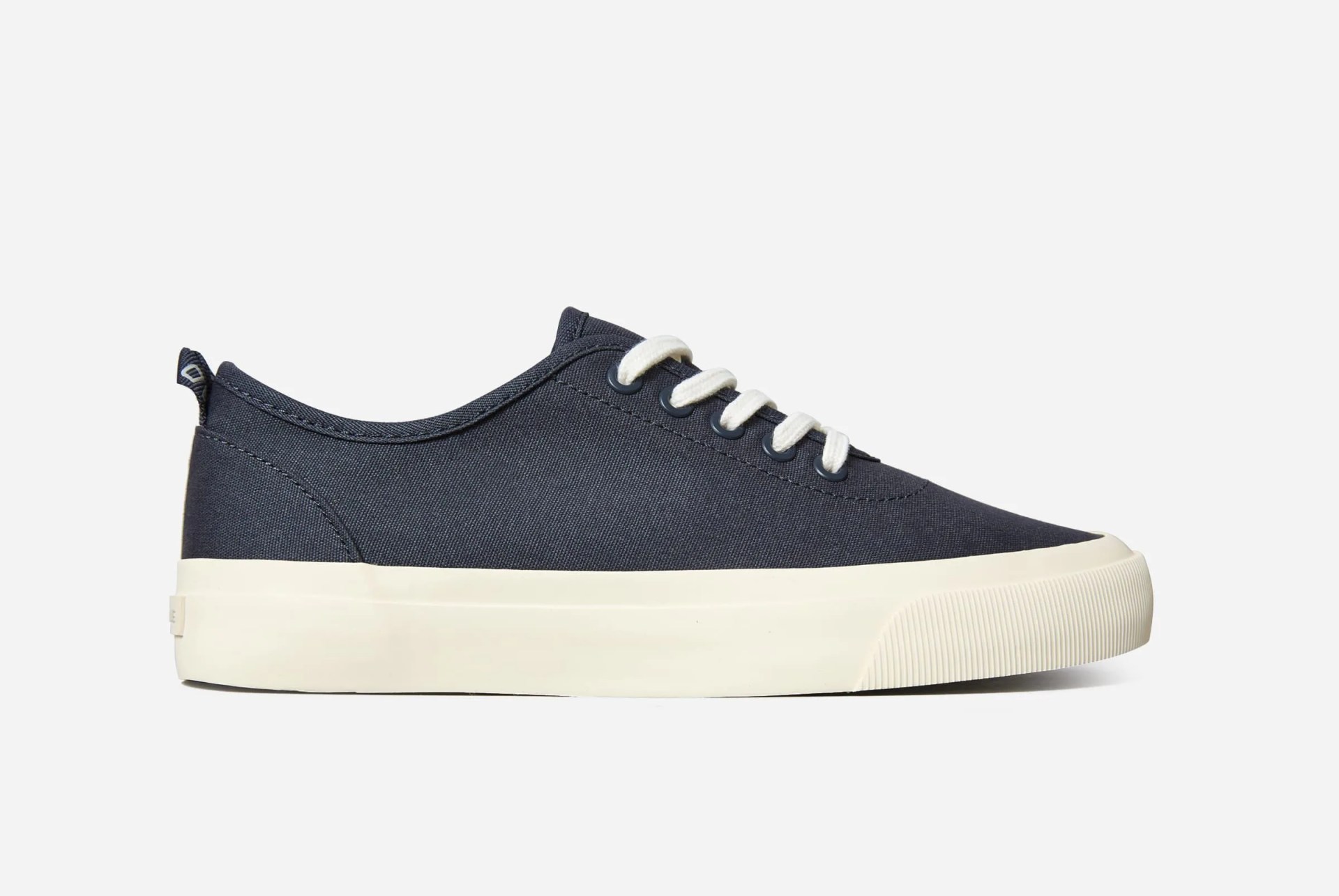 everlane forever sneaker