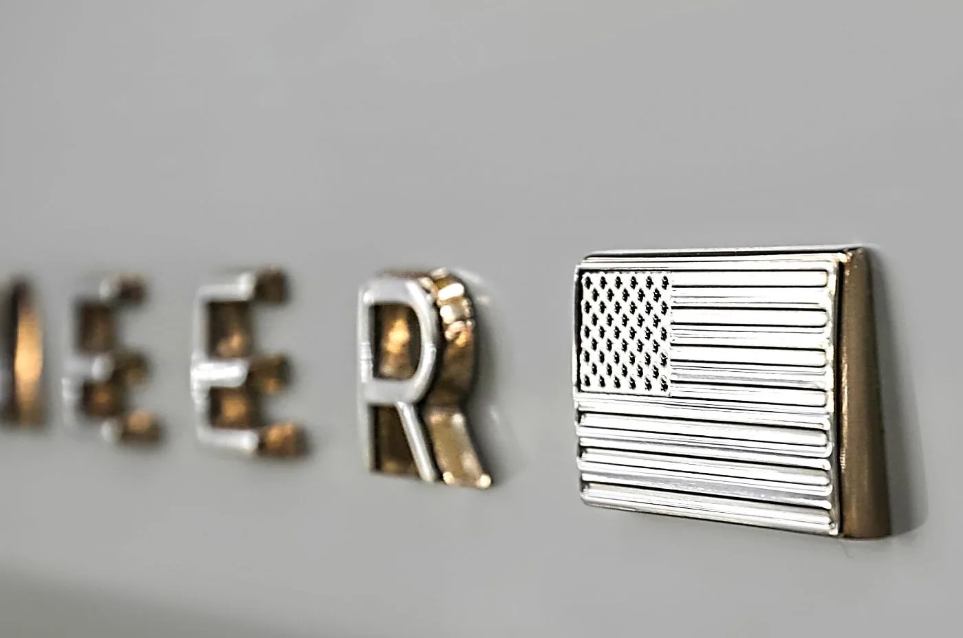jeep grand wagoneer emblem