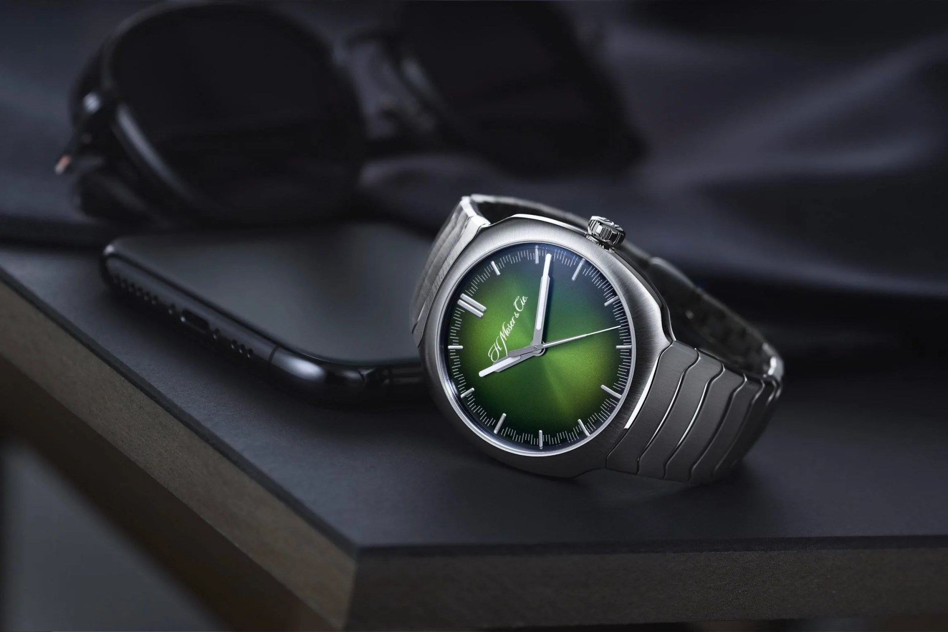 moser streamliner centre seconds