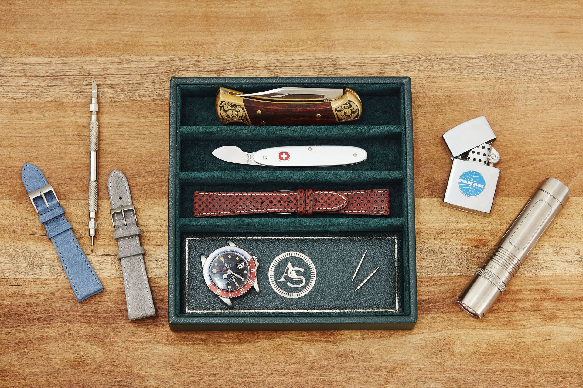 analogshift x wolf strap changing tray