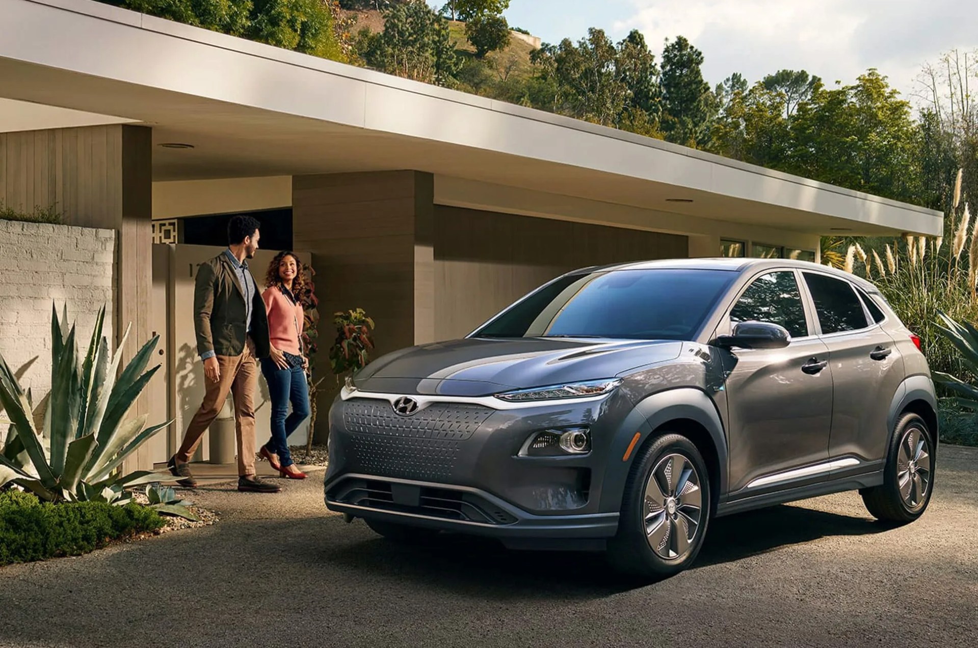 2019 hyundai kona ev gear patrol lead full